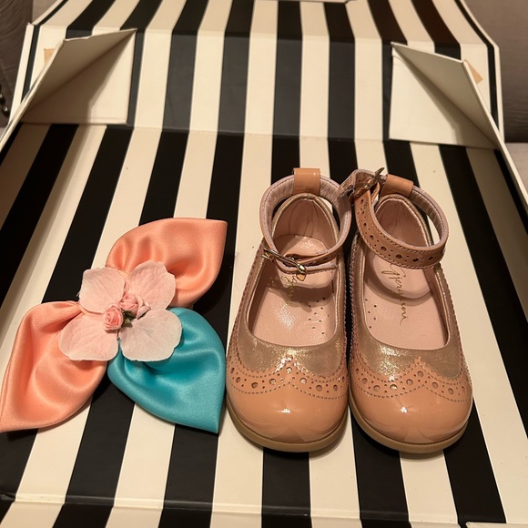 Beautiful Ball Gown Dress!! (6-12 Mnts) shoes & bow included. - Picture 3 of 4